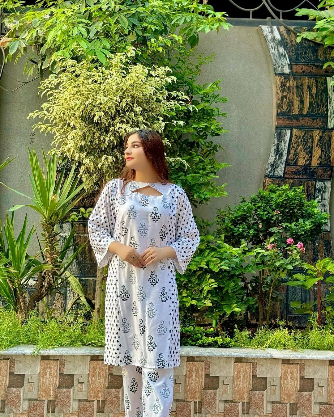 Bangali Design: Timeless Steam Printed Ensemble